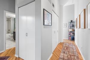1801 W Larchmont Ave 404_005.jpg