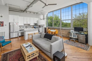 1801 W Larchmont Ave 404_010.jpg