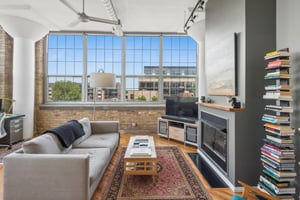 1801 W Larchmont Ave 404_013.jpg