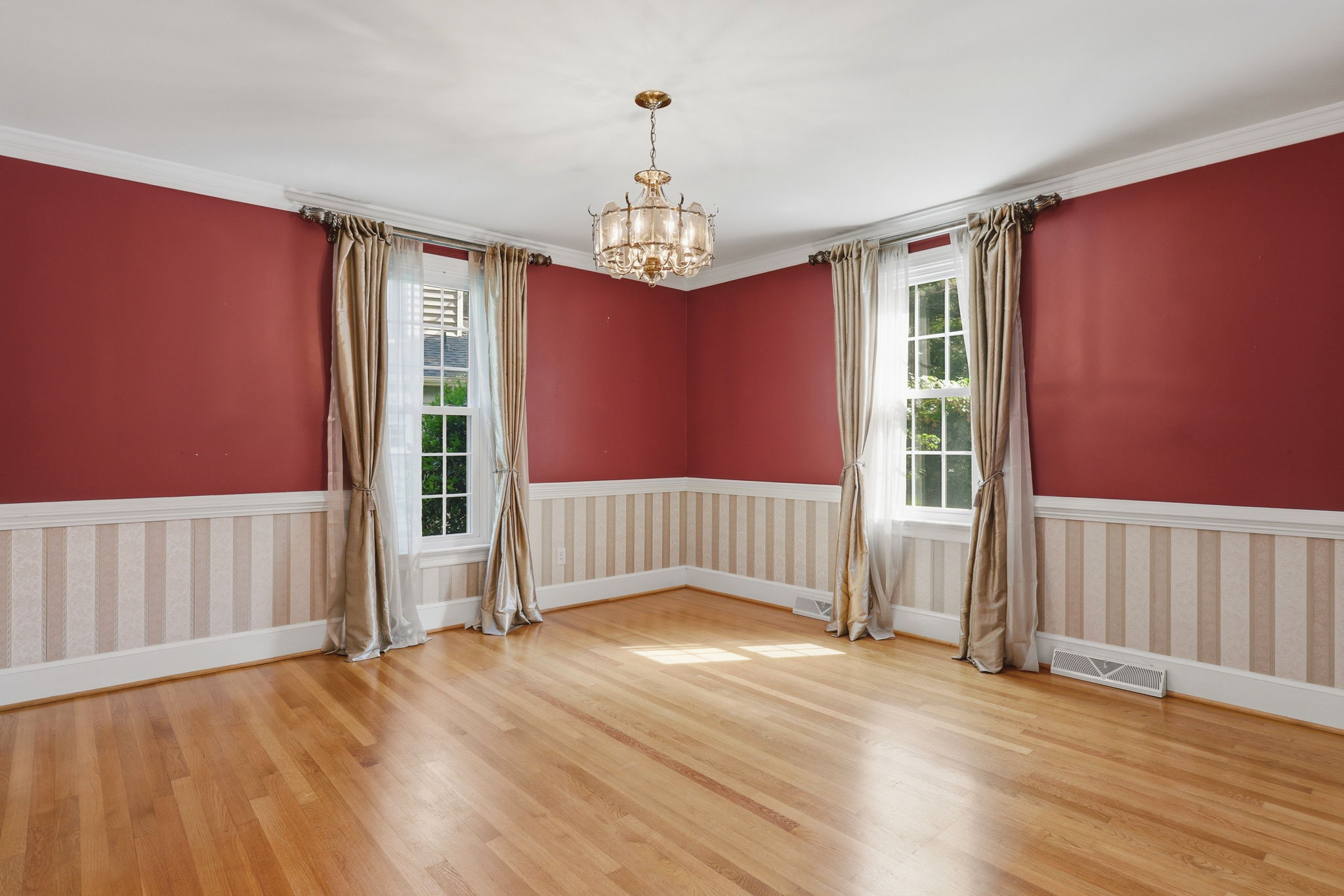 16-Dining Room