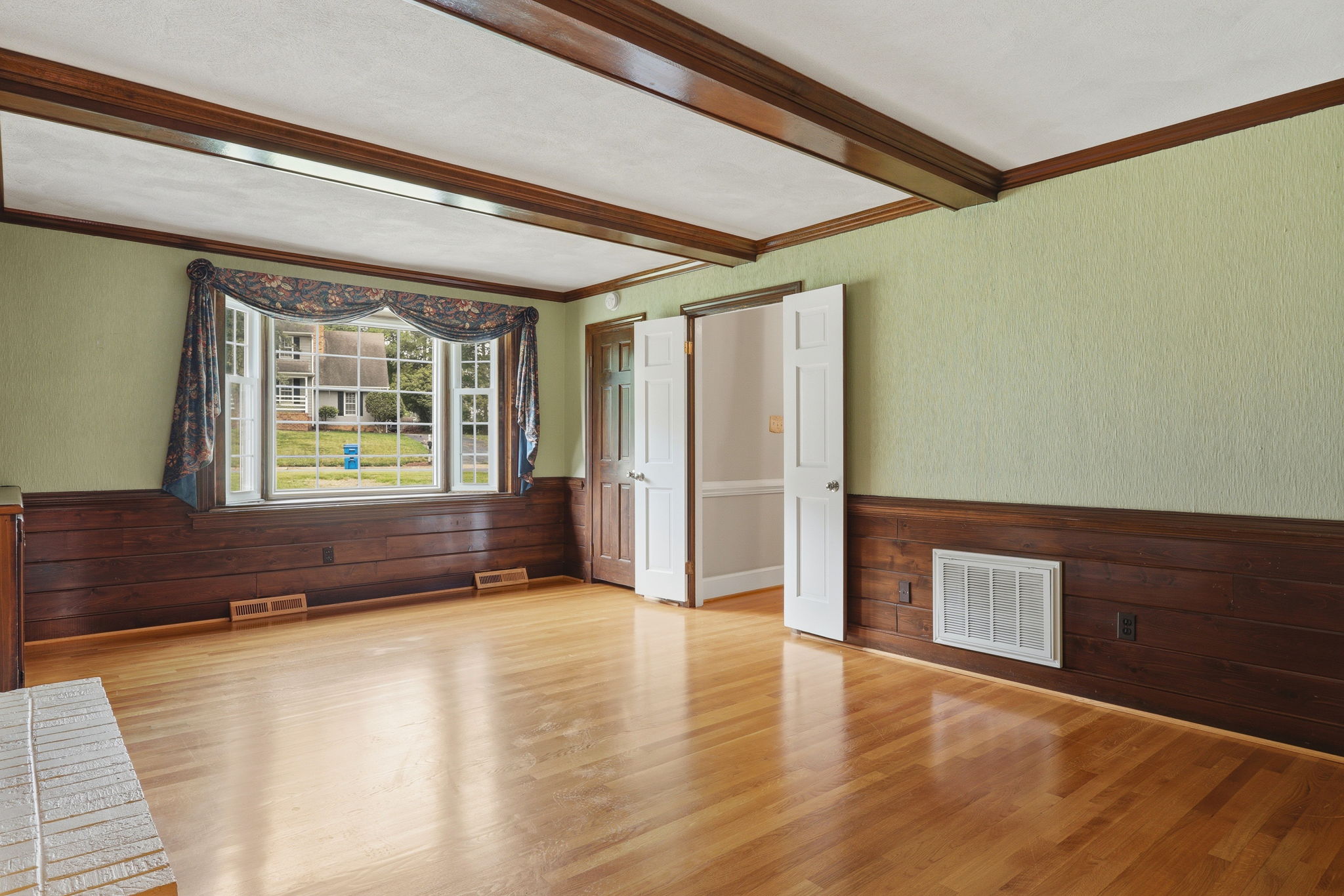 20-Family Room