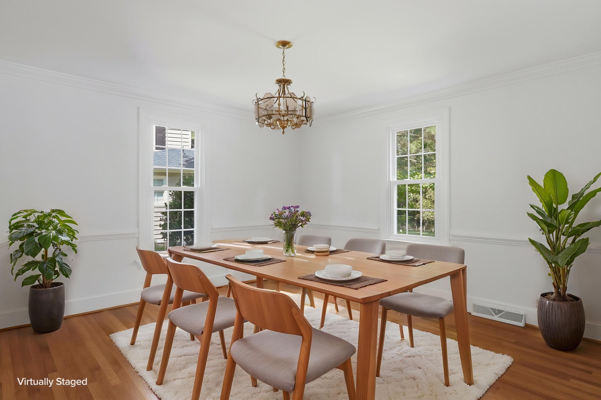 17-Dining Room virtually staged.jpeg