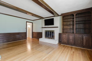 19-Family Room