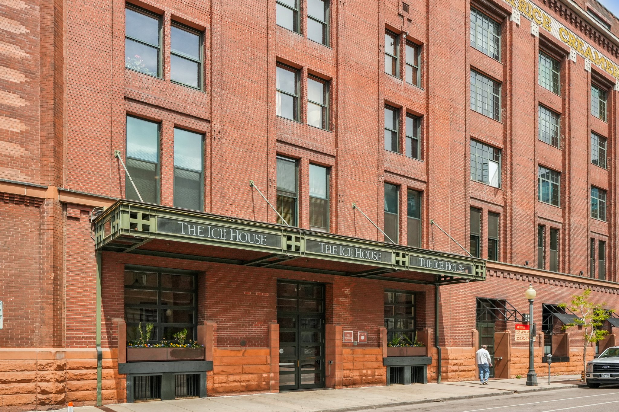 Wynkoop St 208-0105-002.jpg
