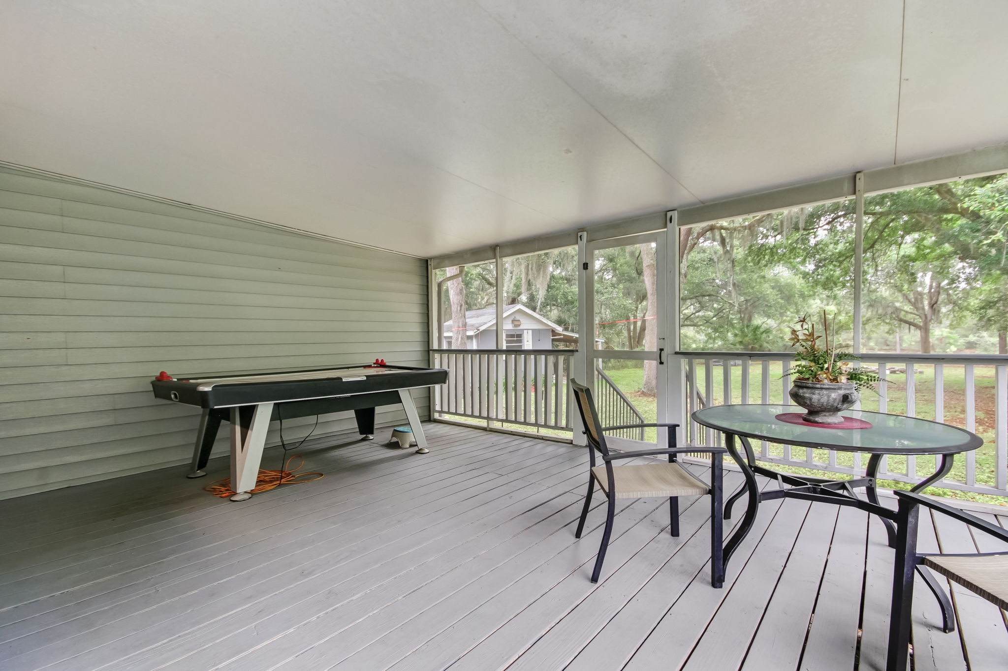 Screened-in Porch