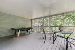 Screened-in Porch