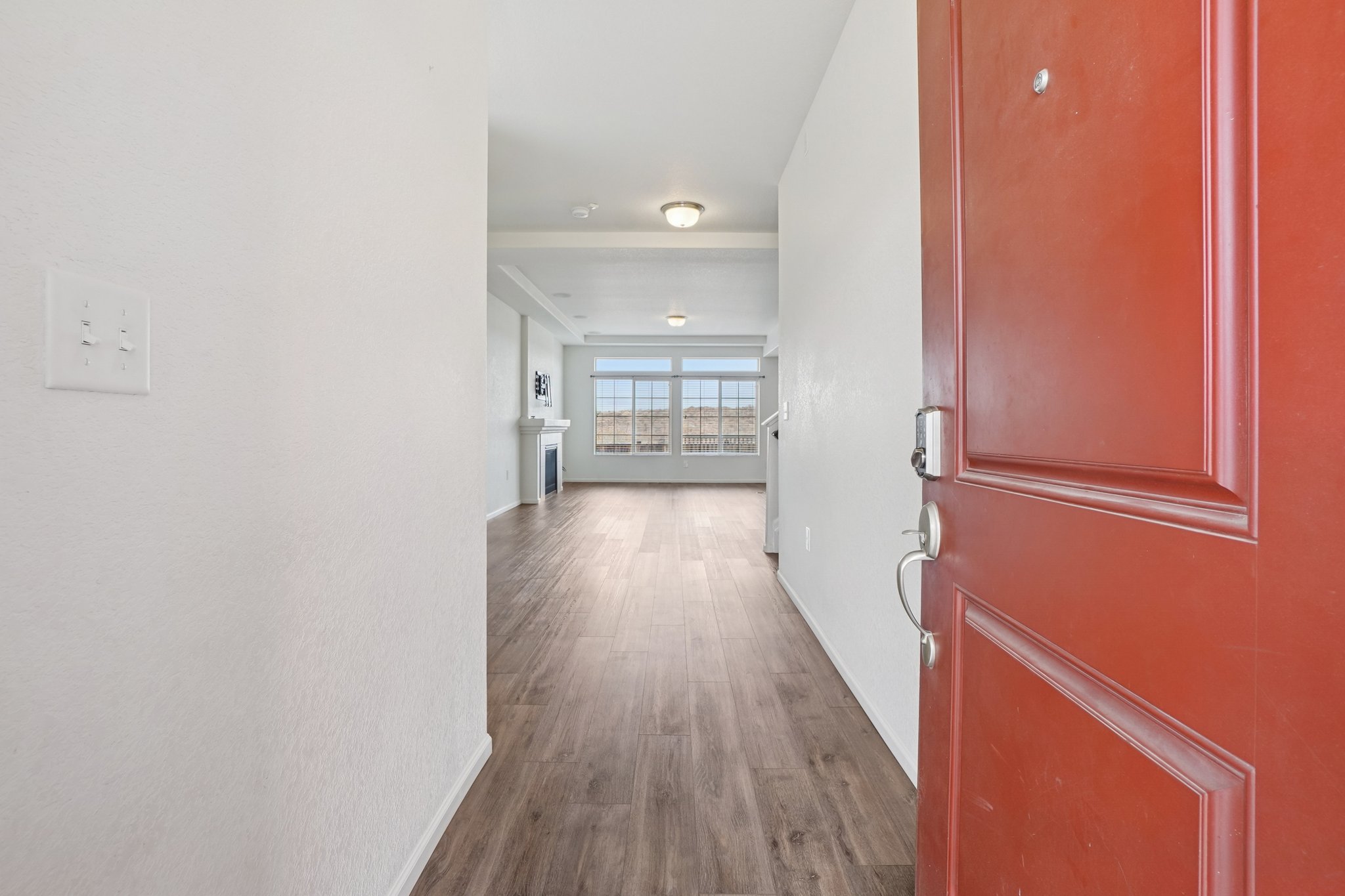 E 108th Pl-S1103-005.jpg