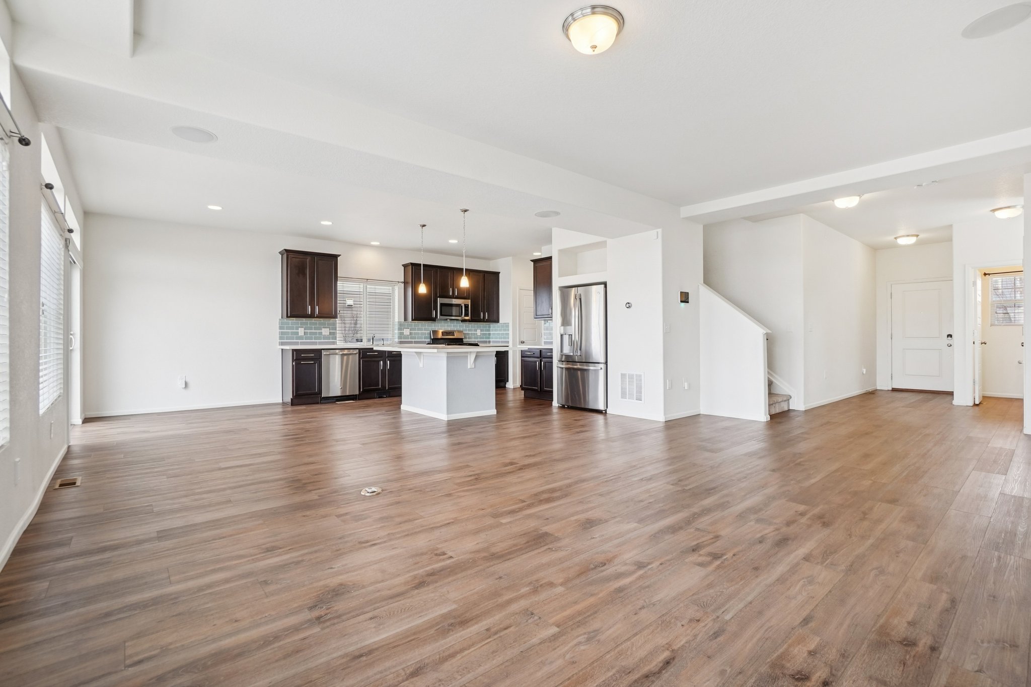 E 108th Pl-S1103-009.jpg