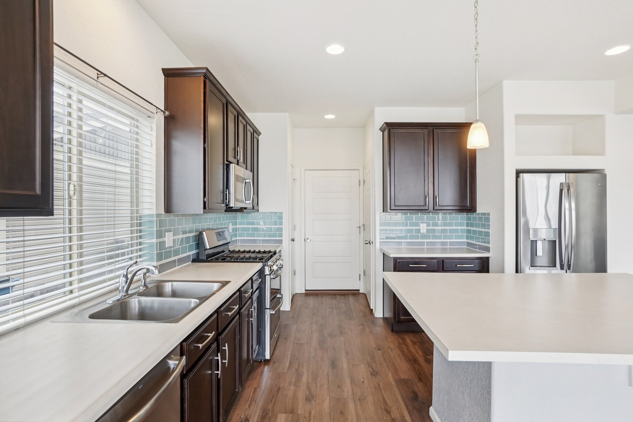 E 108th Pl-S1103-012.jpg