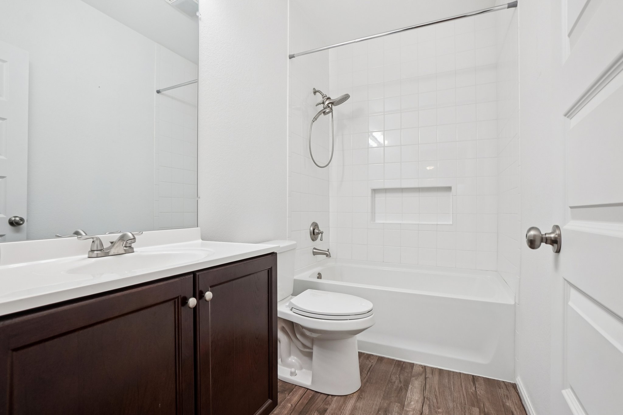 E 108th Pl-S1103-018.jpg