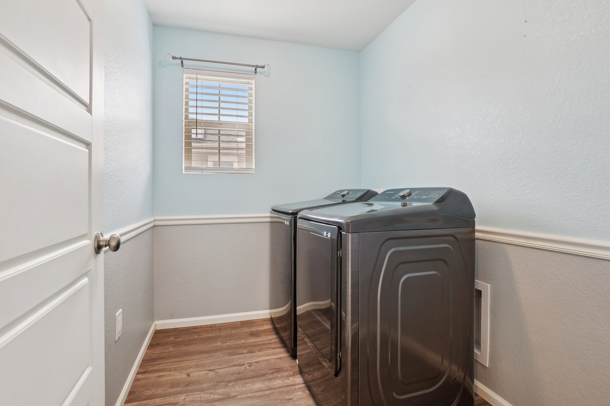 E 108th Pl-S1103-024.jpg