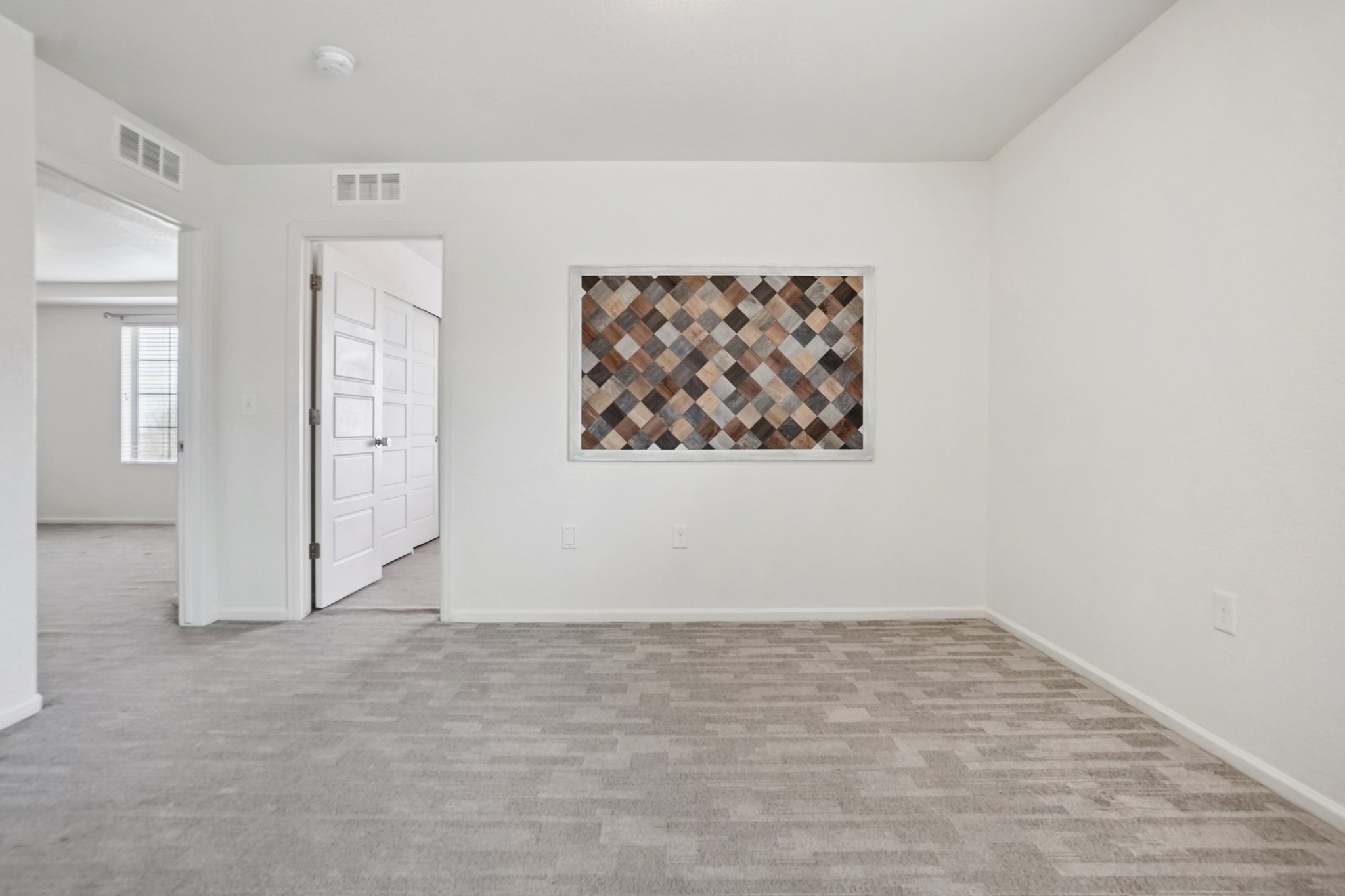 E 108th Pl-S1103-031.jpg