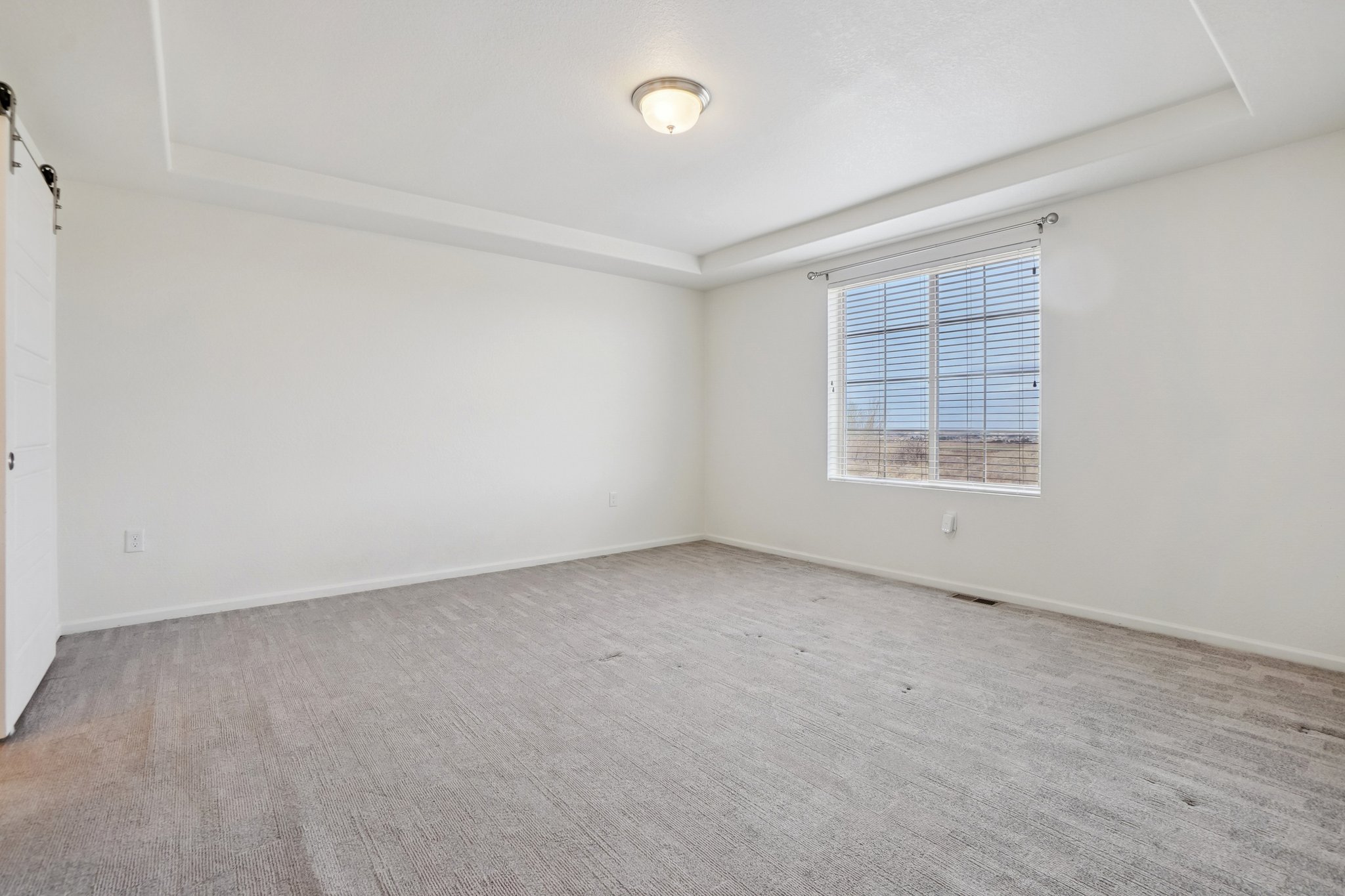 E 108th Pl-S1103-035.jpg