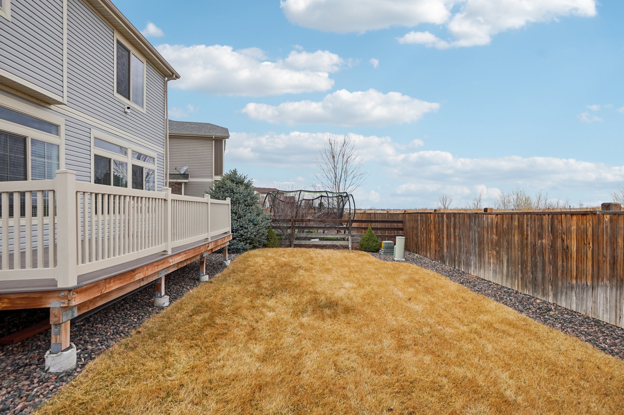 E 108th Pl-S1103-045.jpg