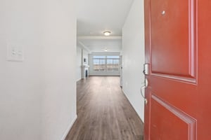 E 108th Pl-S1103-005.jpg