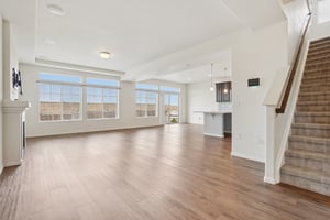 E 108th Pl-S1103-006.jpg