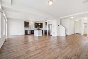 E 108th Pl-S1103-009.jpg