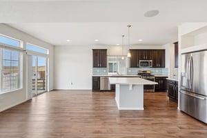 E 108th Pl-S1103-010.jpg