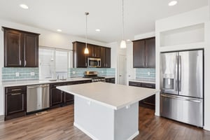 E 108th Pl-S1103-011.jpg