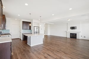 E 108th Pl-S1103-015.jpg