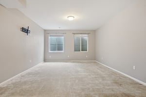 E 108th Pl-S1103-020.jpg