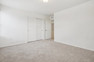 E 108th Pl-S1103-030.jpg