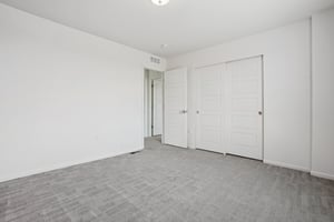 E 108th Pl-S1103-034.jpg