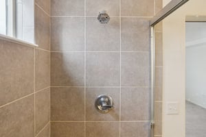 E 108th Pl-S1103-042.jpg