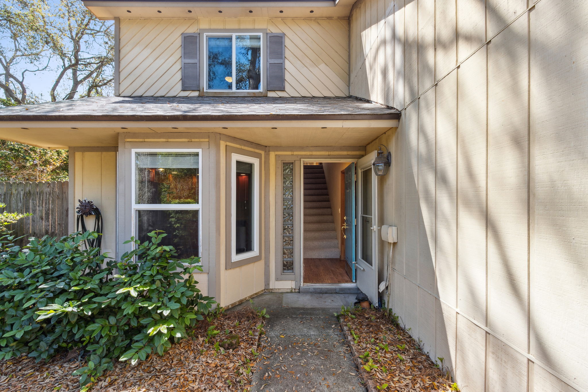 Front Entry Detail