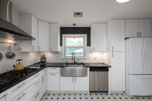 1802 Norwich Dr-10