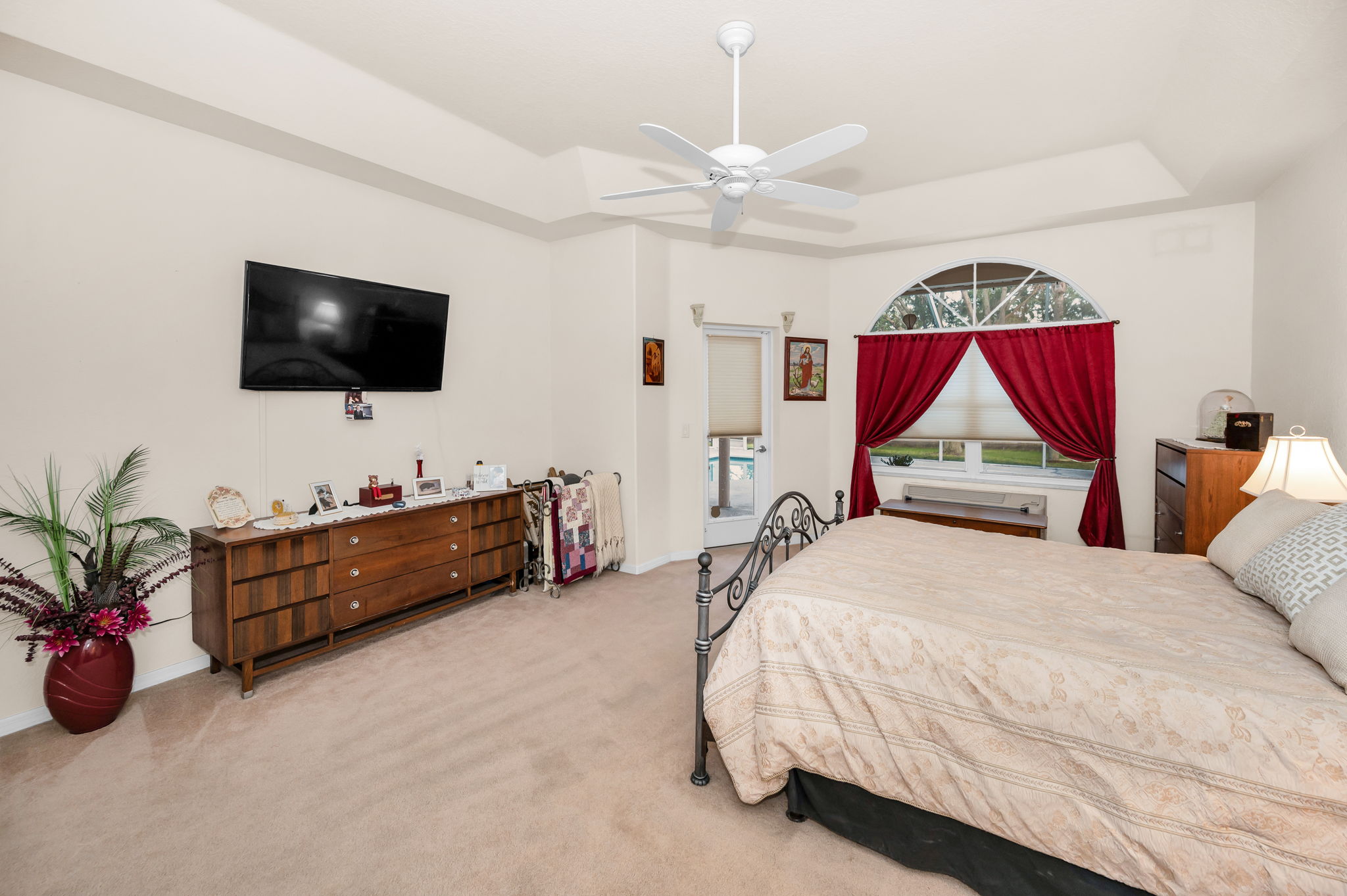 Master Bedroom1b