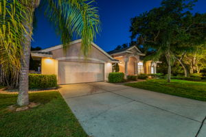Front Exterior34