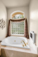 Master Bathroom1c