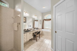 Master Bathroom1g