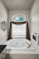 Primary Bathroom1b