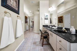 Primary Bathroom1c