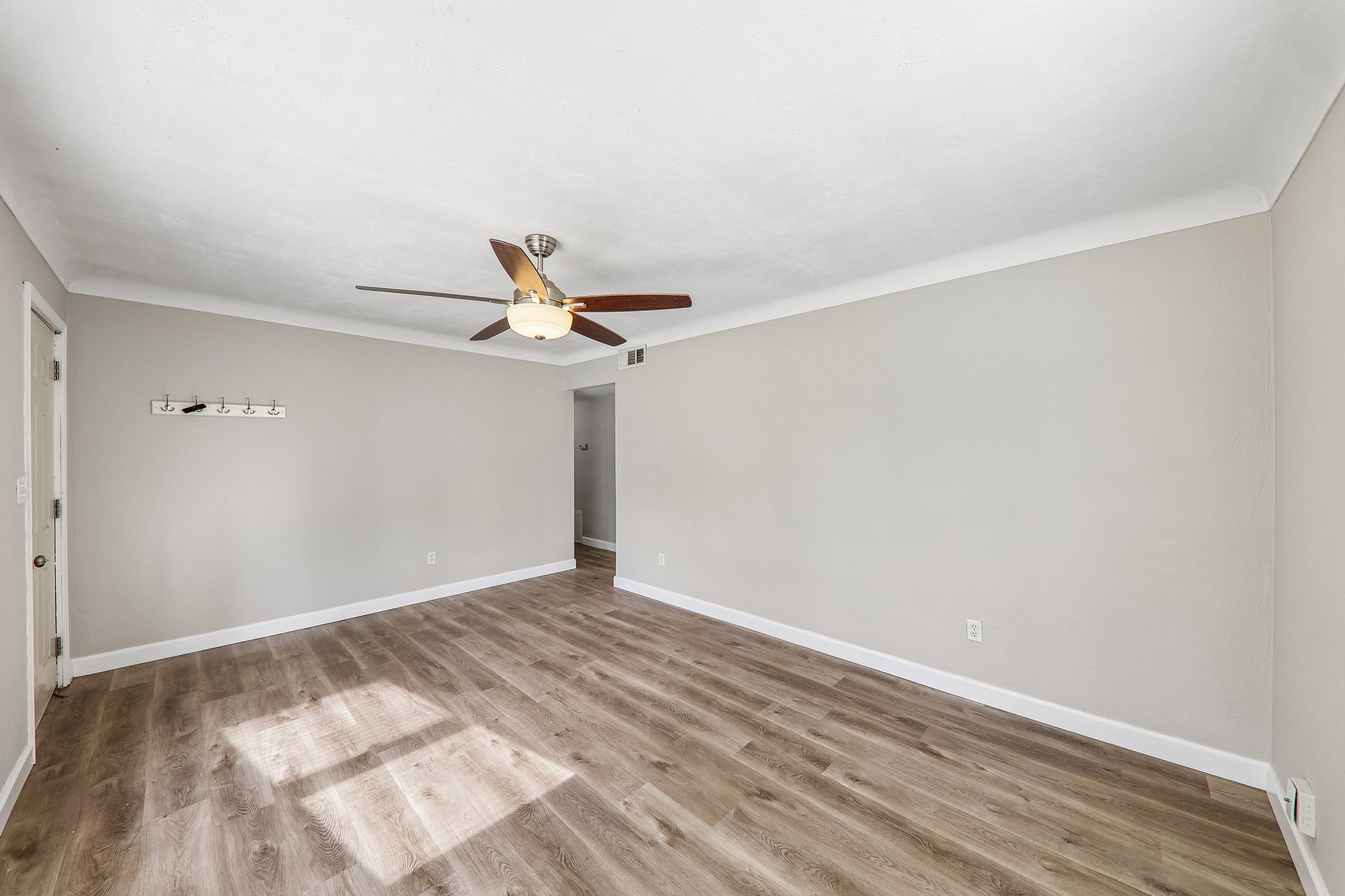 1802 Rosebud Way-S2710-012.jpg