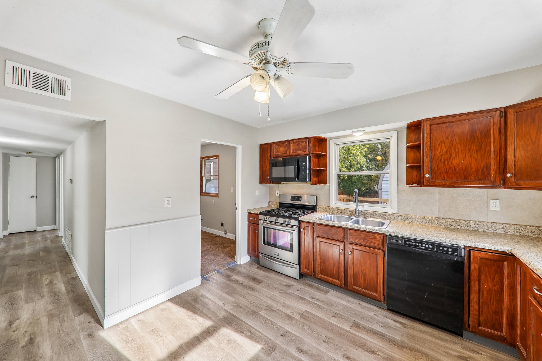1802 Rosebud Way-S2710-018.jpg