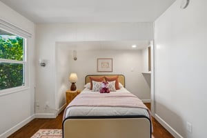 Gramercy Pl-S2110-016.jpg