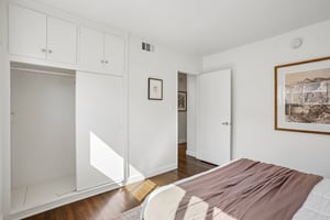 Gramercy Pl-S2110-020.jpg
