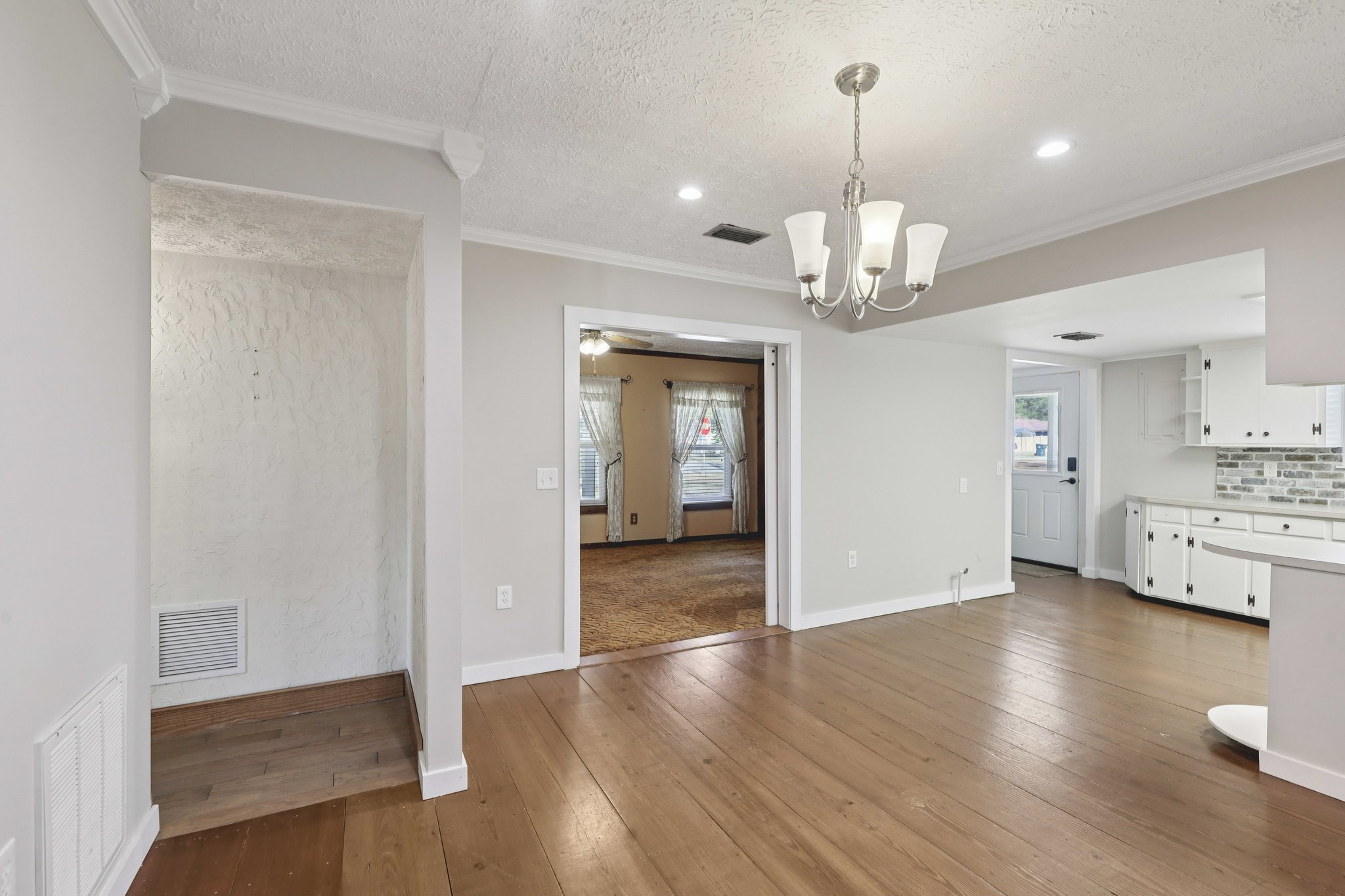 FOREST BLVD-S3001-015.jpg