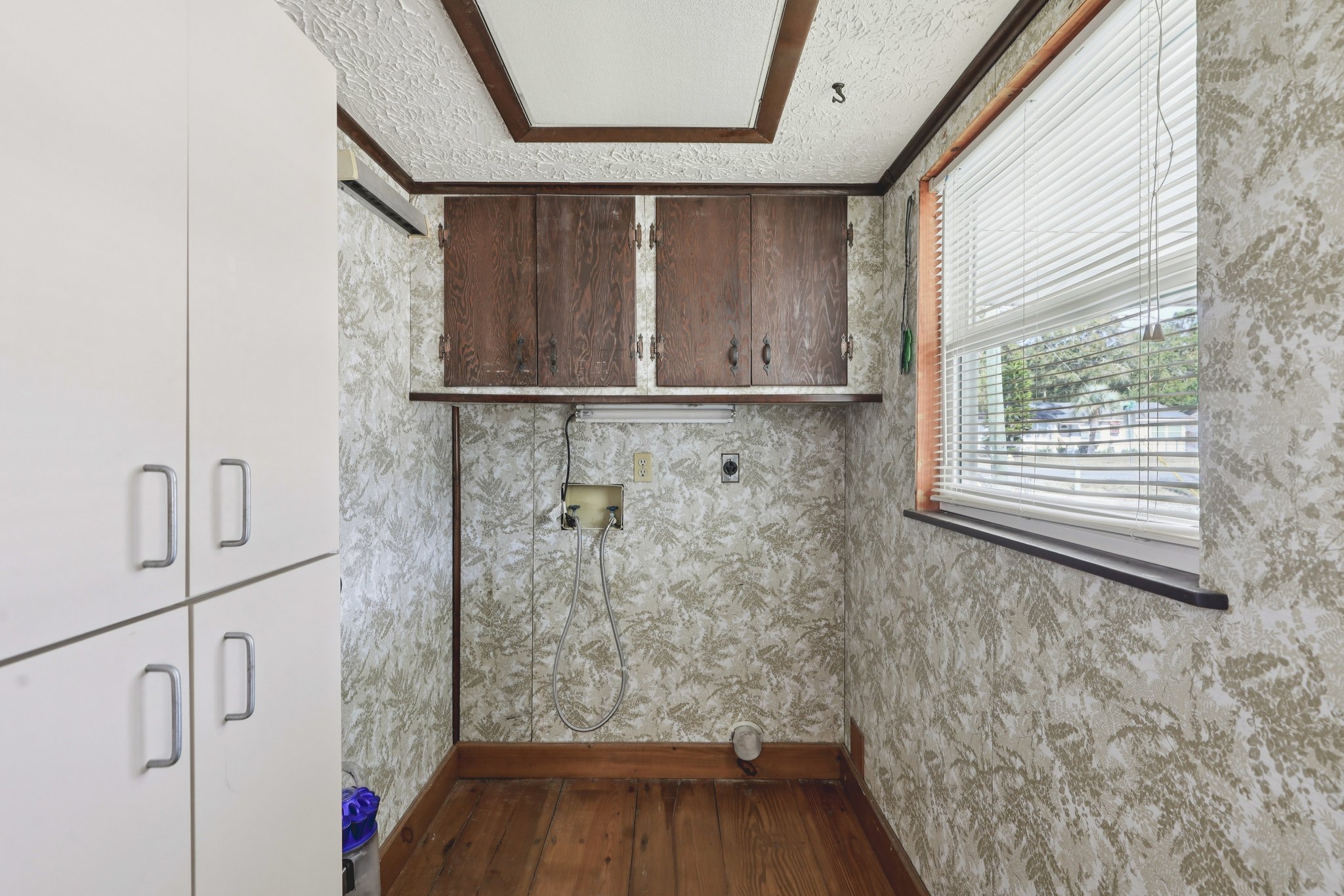 FOREST BLVD-S3001-020.jpg