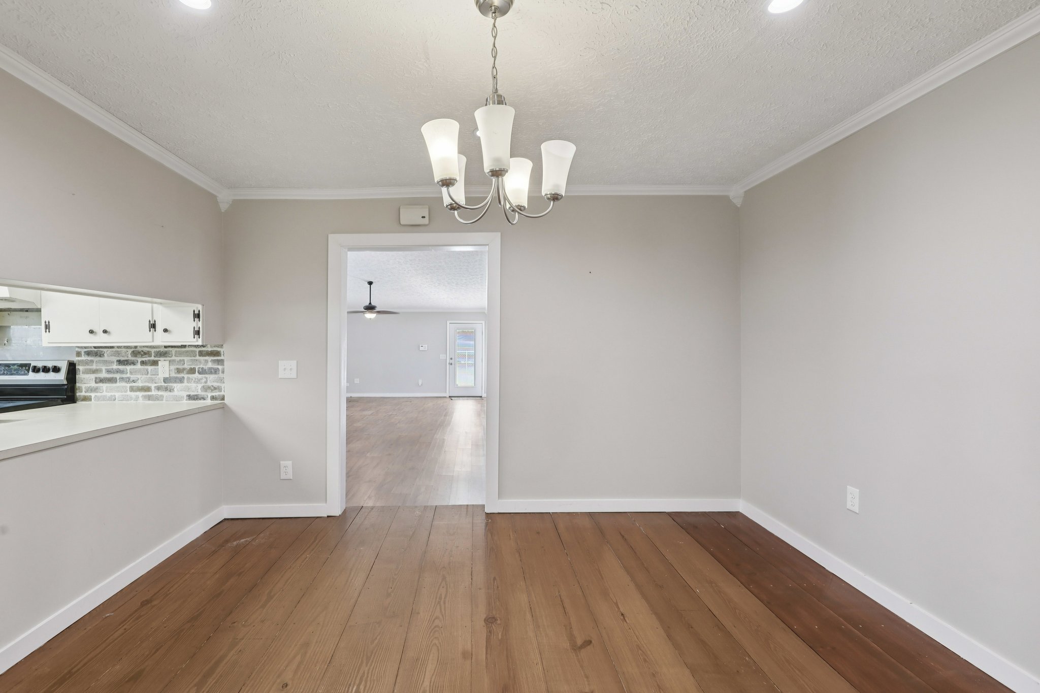 FOREST BLVD-S3001-021.jpg