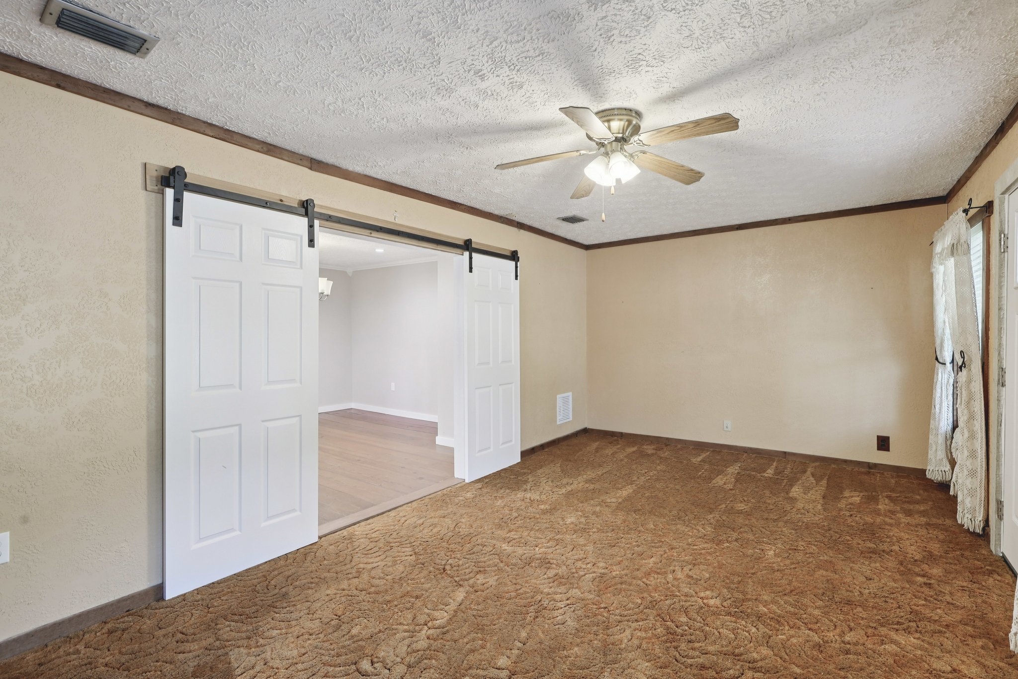 FOREST BLVD-S3001-022.jpg