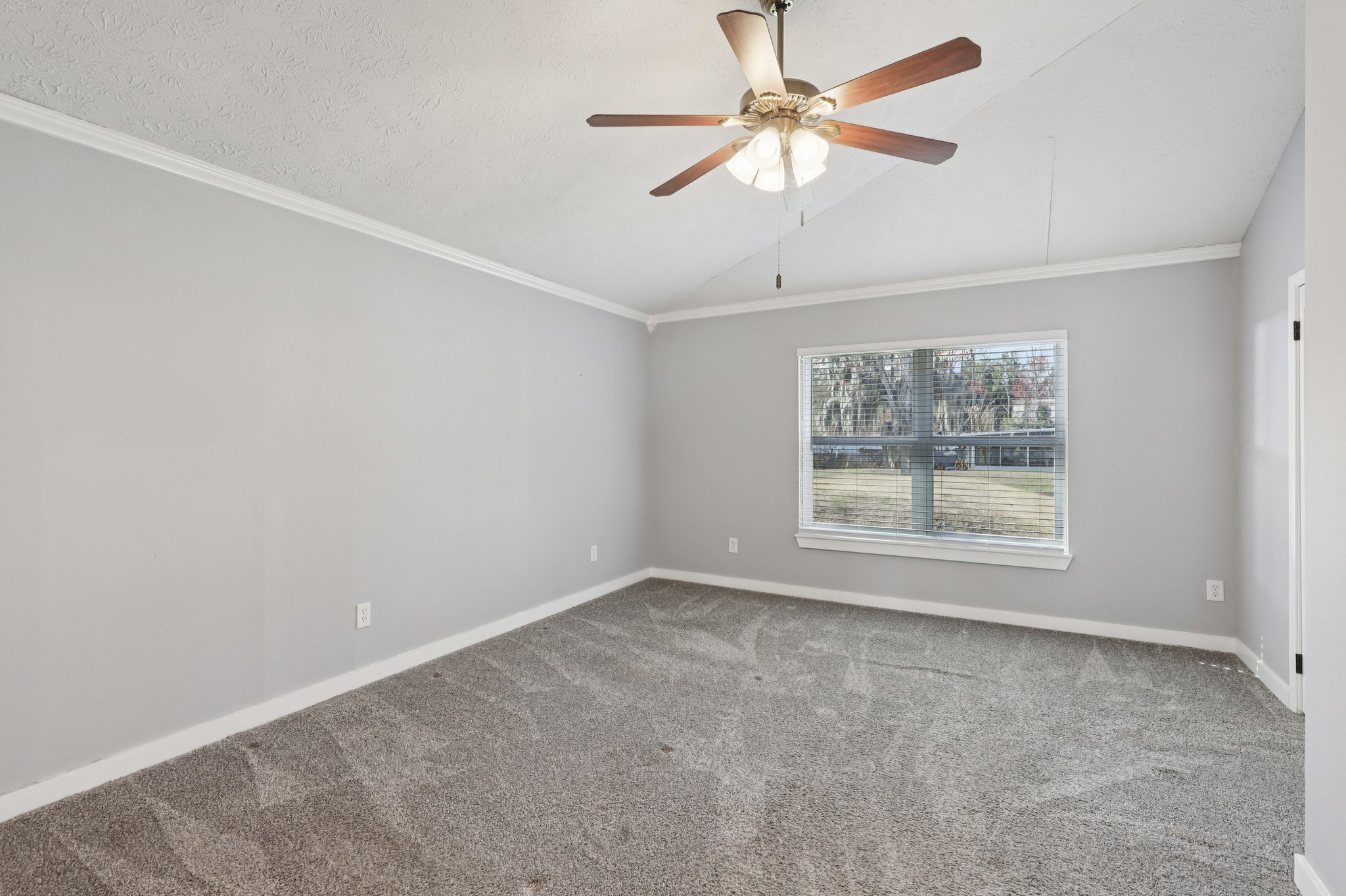 FOREST BLVD-S3001-031.jpg