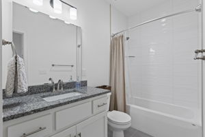  Photo 33