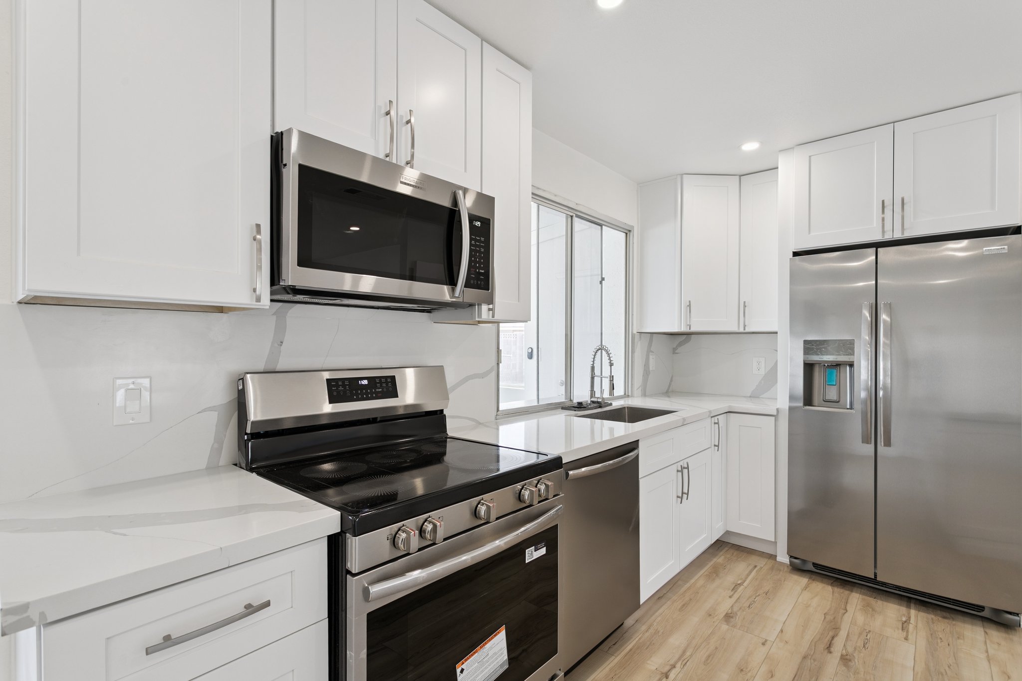 18045 N 20th Ln - 011.jpg