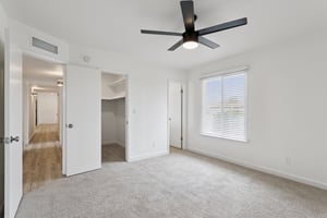 18045 N 20th Ln - 021.jpg