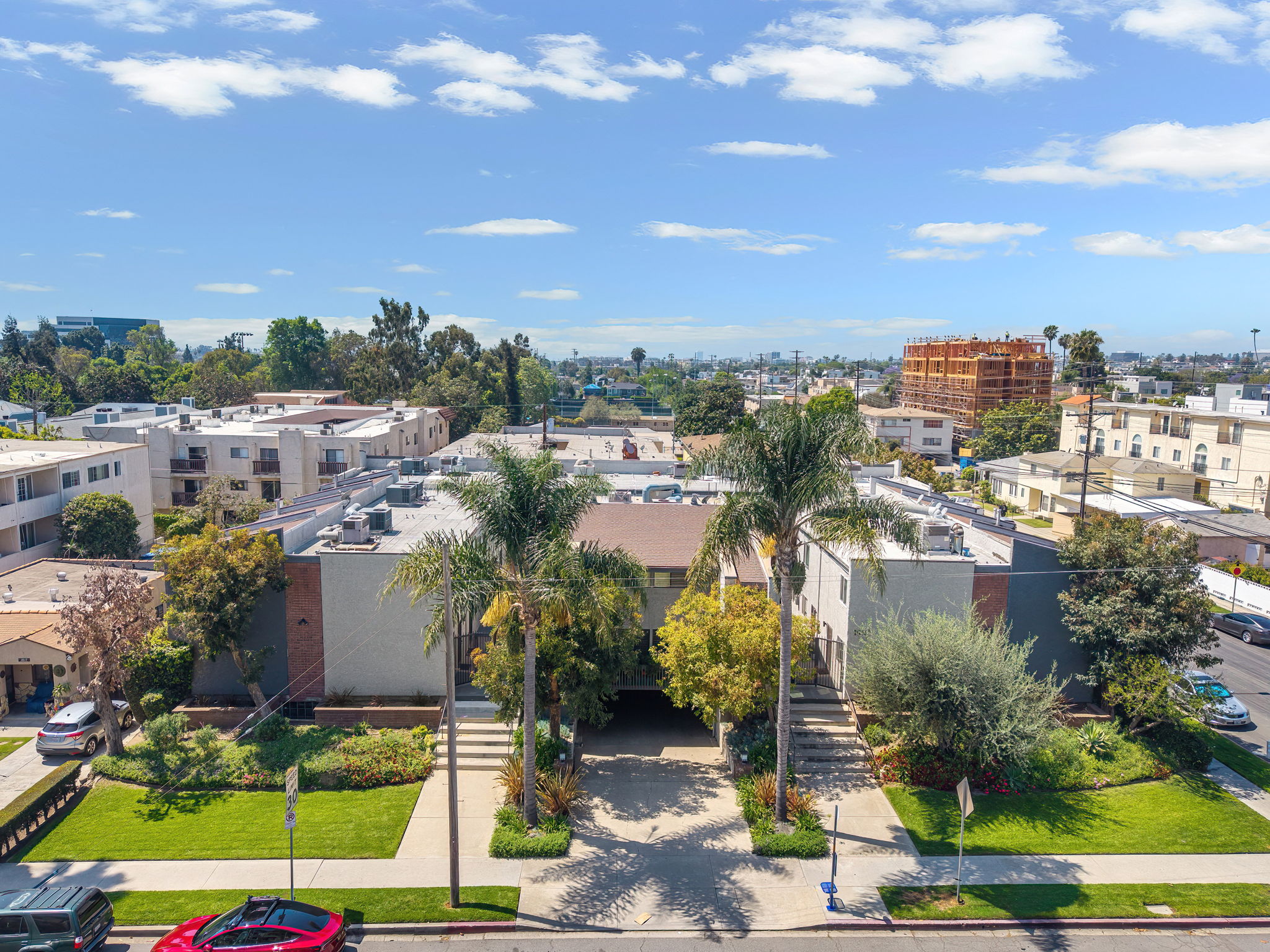 1805 S Barrington Avenue 5-3