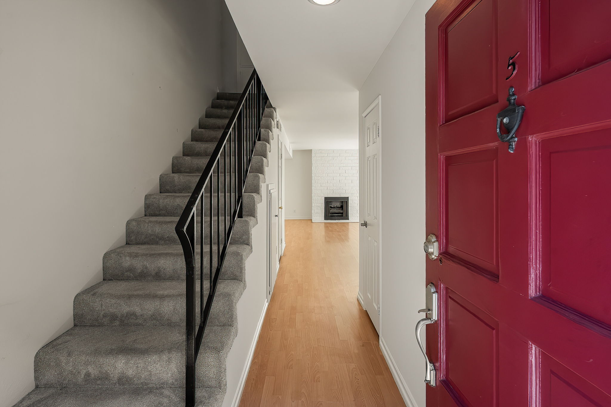 1805 S Barrington Avenue 5-5